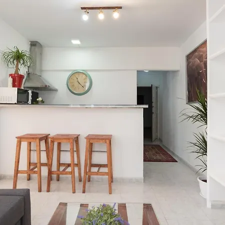 Bright Beachfront Apartment Malaga Exterior photo