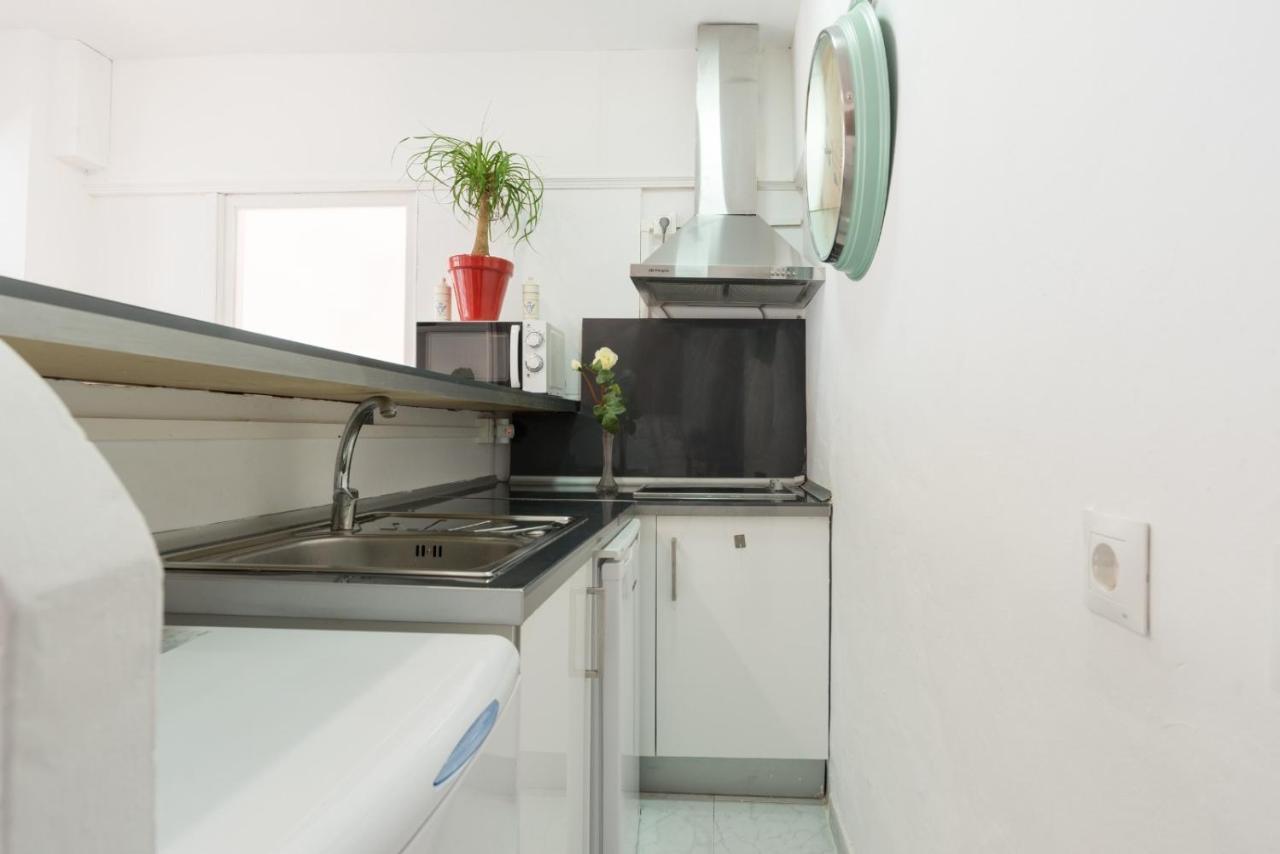 Bright Beachfront Apartament