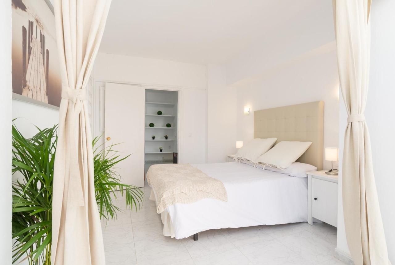 Apartament Bright Beachfront *